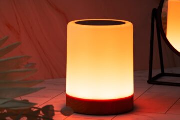 How Digital Photo Frames and Friendship Lamps Help You Feel Closer to Loved Ones