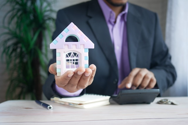 Hiring an HOA Manager vs DIY