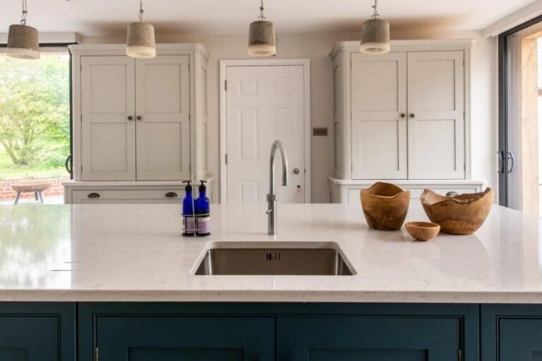 Quartz Worktop Colours: The Complete Guide to Pairing with Kitchen Styles