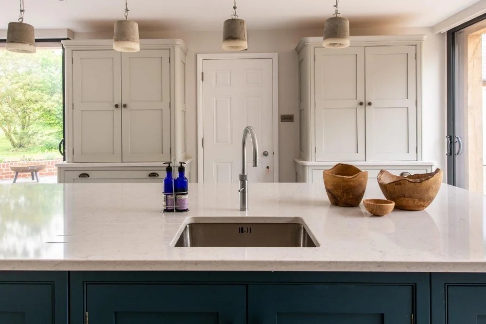 Quartz Worktop Colours: The Complete Guide to Pairing with Kitchen Styles
