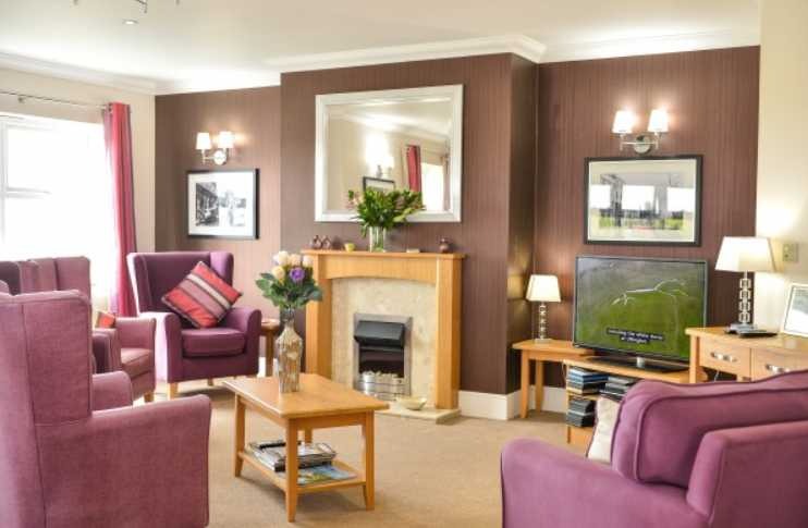 Live-In Care in Coventry Keeping Home the Heart of Care